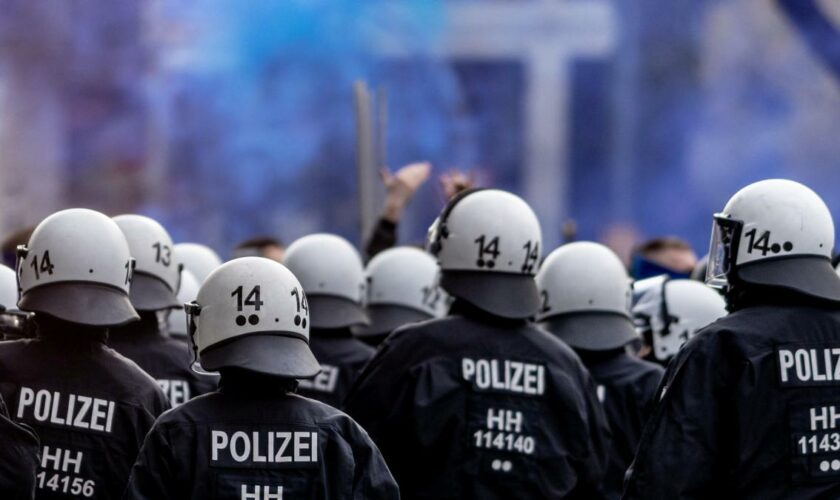 „Beteiligung von Profivereinen an Polizeikosten entlastet Steuerzahler“