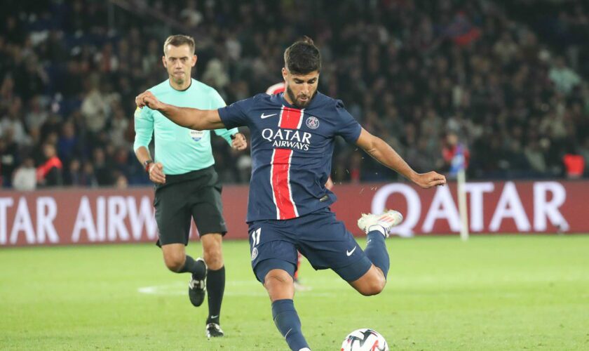 DIRECT. PSG - Gérone : les Parisiens dominent outrageusement mais manquent de réalisme, suivez le match