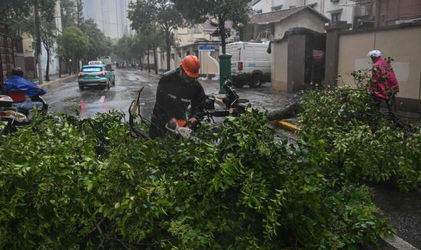 Shanghai se calfeutre au passage du typhon Bebinca