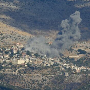 Israël indique avoir frappé dans la nuit sept sites du Hezbollah dans le sud du Liban