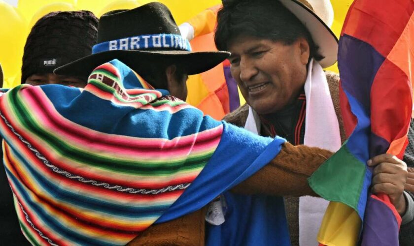 Les partisans de l’ex-président Evo Morales marchent sur La Paz : “Une lutte pour le pouvoir”