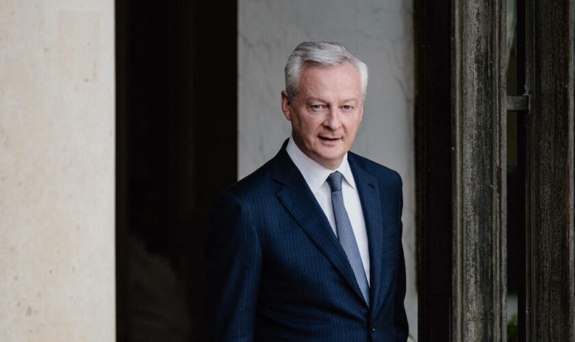 «Bruno, casse-toi !» : des tags contre Bruno Le Maire sur le campus de Lausanne où il va enseigner