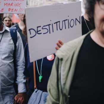 Où et quand manifester samedi 21 septembre «contre le gouvernement Macron-Barnier» ?