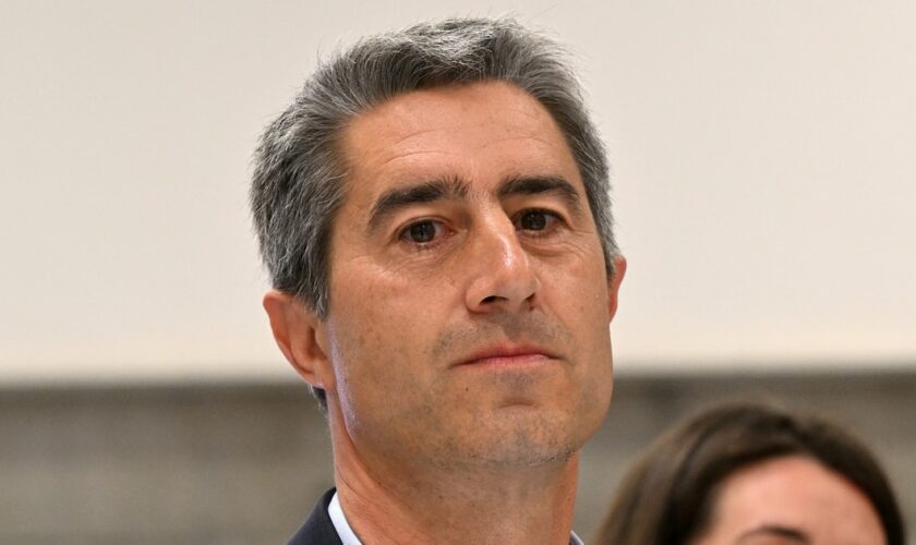 François Ruffin pendant l'annonce des résultats du second tour des législatives, le 7 juillet 2024 à Flixecourt, dans la Somme