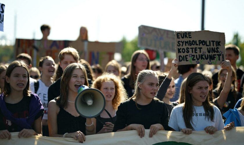 Fridays for Future: Zehntausende demonstrieren bundesweit für mehr Klimaschutz