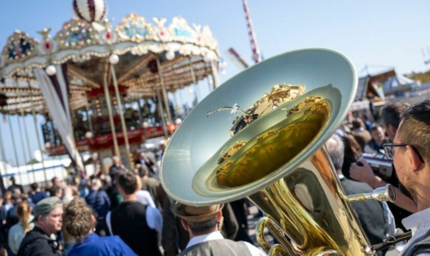 Blasmusik gehört zur Wiesn. Foto: Lennart Preiss/dpa