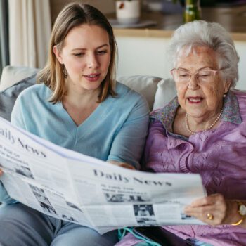 Alzheimer : 3 conseils pour stimuler chaque jour la mémoire des malades, selon cette soignante spécialisée