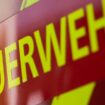 Riesige Rauchwolke: Großbrand in Lagerhalle in Offenbach