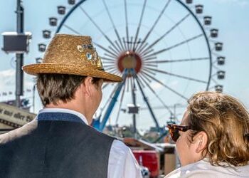 Oktoberfest beginnt in München bei strahlendem Sonnenschein