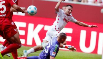 Derby-Zeit: Fortuna Düsseldorf - 1. FC Köln. Foto: Roland Weihrauch/dpa