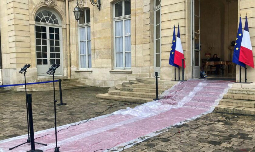 Nouveau gouvernement Barnier : ces rares fois où des remaniements ont eu lieu un week-end