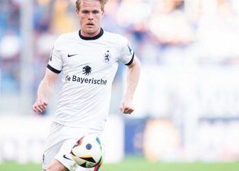 3. Liga: Thore Jacobsen von 1860 München erzielt Traumtor aus über 60 Metern