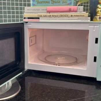 Eliminate smells from your microwave with this super cheap kitchen staple