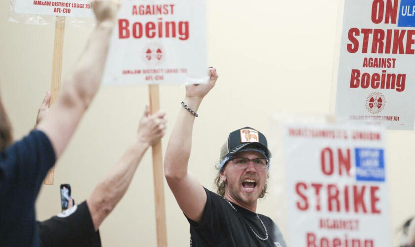 Grève chez Boeing : les syndicats refusent une proposition de hausse des salaires de 30 %, «encore loin du compte»