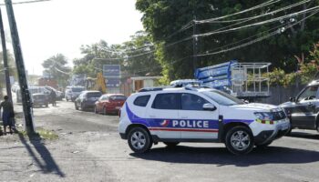 Guadeloupe : couvre-feu pour les mineurs dans sept quartiers en réponse à des violences urbaines