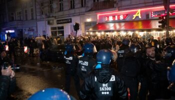 Randale, Pyrotechnik, verbotene Parolen – Festnahmen bei Demo zum Nahost-Konflikt