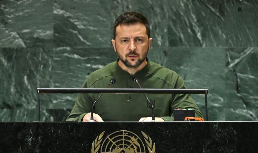 Le président ukrainien Volodymyr Zelensky parle lors du "Sommet de l'avenir" au siège des Nations unies, à New York, le 23 septembre 2024