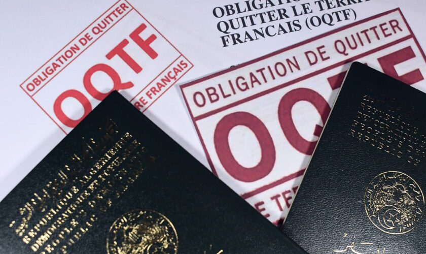 Pourquoi les personnes visées par des OQTF peuvent-elles rester en France ?