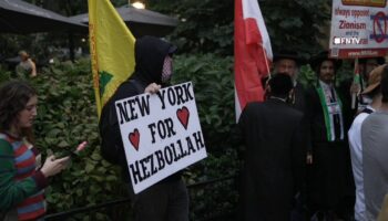 New York anti-Israel rally at UN features sign supporting terror group Hezbollah