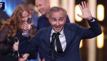 „Lass dich überwachen!“: Jan Böhmermann gewinnt mit Show den Deutschen Fernsehpreis