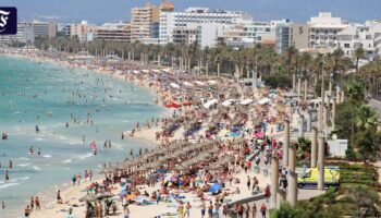 Wegen „Strandsterben“: Künftig weniger Liegen am Ballermann