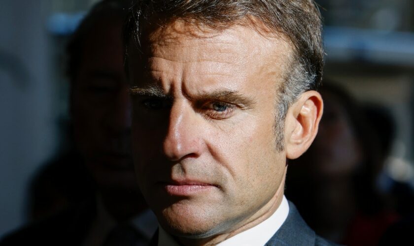 Le président français Emmanuel Macron en visite à Nanterre, près de Paris, le 19 septembre 2024