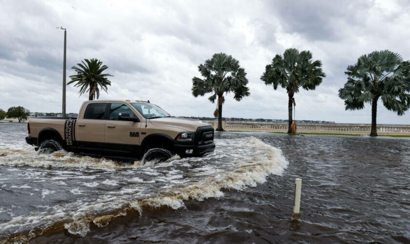 L’ouragan Hélène, bien qu’affaibli, reste « extrêmement dangereux », selon les autorités