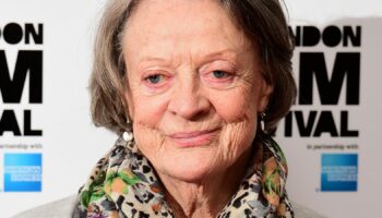 Dame Maggie Smith attending a p/call for new film The Lady In The Van at Claridges.  London. PRESS ASSOCIATION Photo. Picture date: Tuesday October 13, 2015. Photo credit should read: Ian West/PA Wire