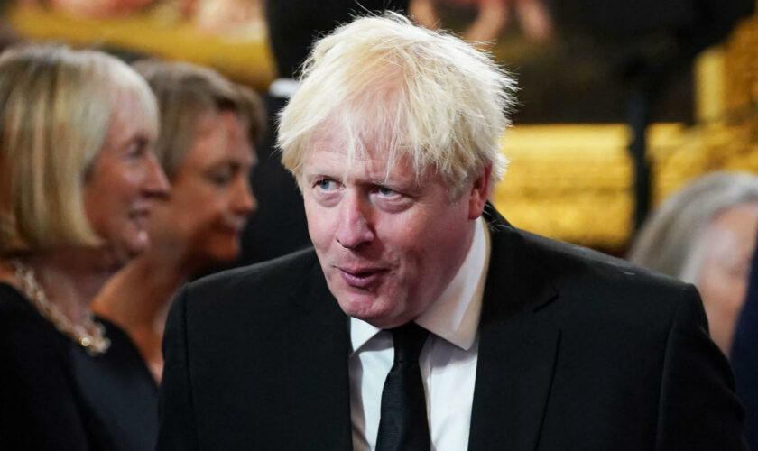 Pour voler des vaccins anti-Covid, Boris Johnson a envisagé un « raid maritime » aux Pays-Bas