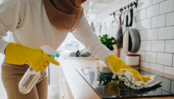 Savvy mum shares how to 'make glass stovetop look new' using just two ingredients