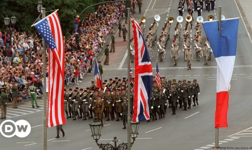 1994: Remembering when World War II Allies left Berlin