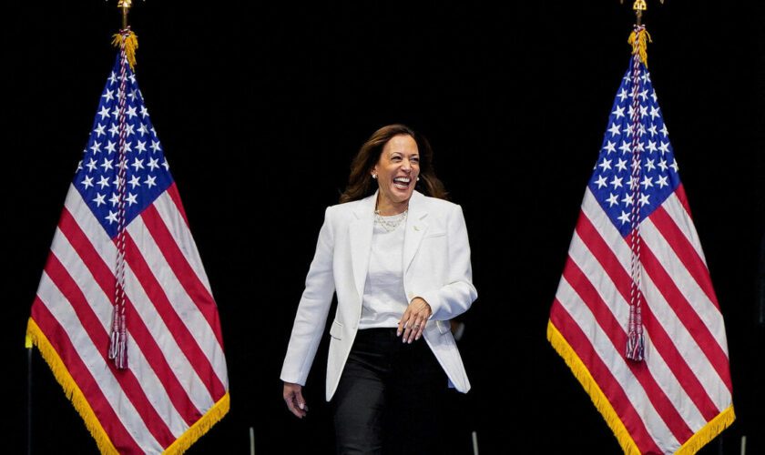 À deux mois de l’élection présidentielle, Kamala Harris prend Donald Trump à son propre jeu et mise sur l’émotion