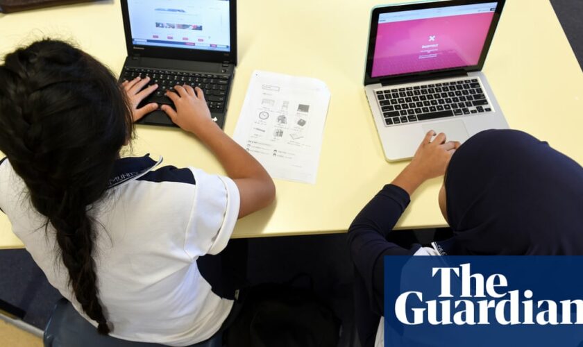 AI chat tool to be rolled out across NSW public schools to ease pressure on teachers