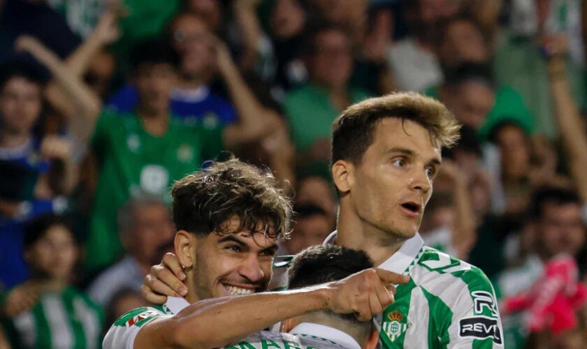 Abde acelera al Betis (2-0)