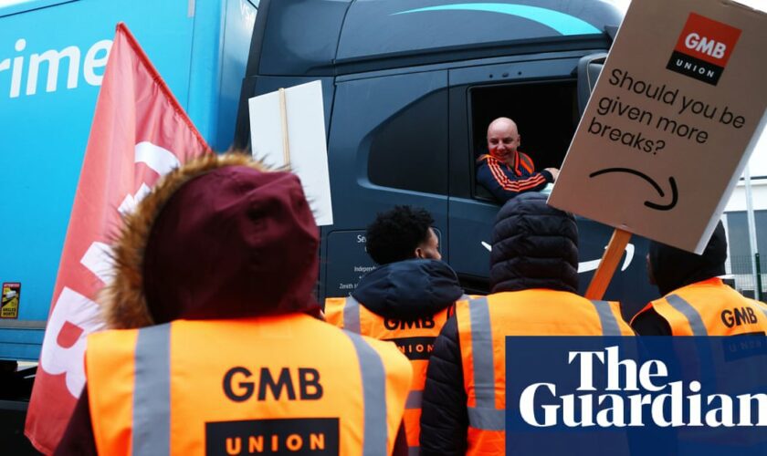 Amazon announces pay rise for tens of thousands UK workers