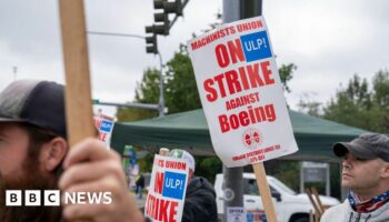 Boeing suspends jobs for thousands after strike