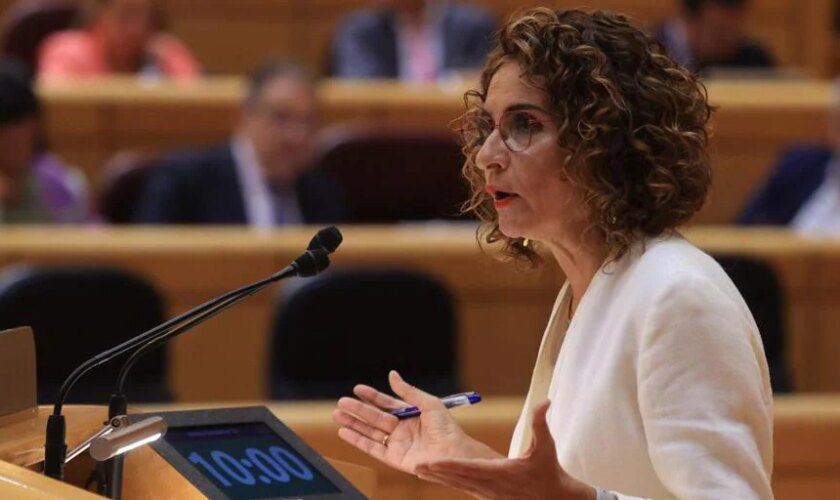 Bronco debate en el Senado: el PP llama «traidora» a María Jesús Montero por el cupo catalán