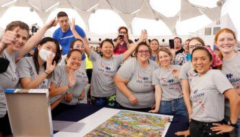 'Calentamiento' con un puzzle «de récord» en Valladolid: 2.000 piezas en menos de 50 minutos