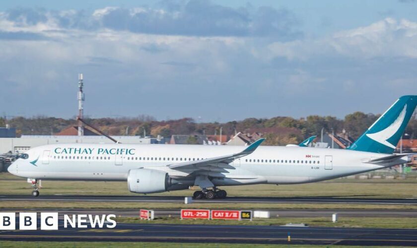 Cathay Pacific grounds planes after engine problem