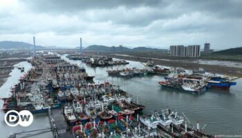 China: Typhoon Bebinca makes landfall in Shanghai