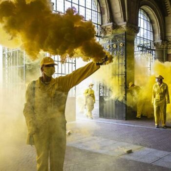 Climate protesters close off Amsterdam's Rijksmuseum