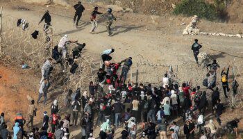 Colapso en Ceuta por la llegada de migrantes a nado: se triplican las cifras en un año