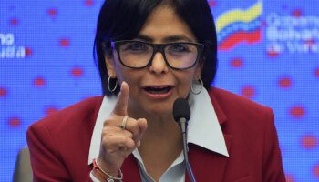 Delcy Rodríguez se reúne con Repsol para avanzar en  "cooperación energética" en plena escalada de tensión con España