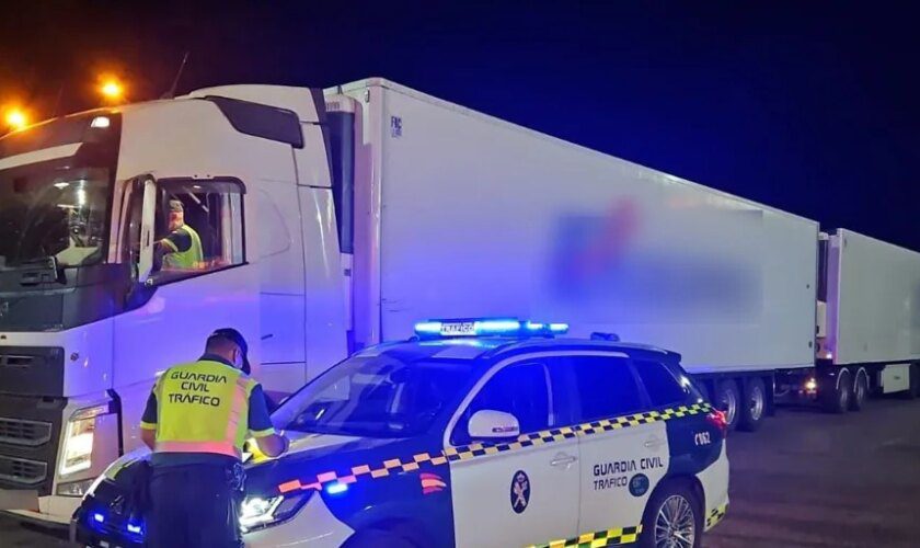 Detenido el conductor de un mega-tráiler que septuplicaba la tasa de alcoholemia en una autovía de Jaén