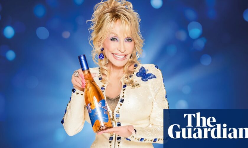 Drinking wine to 5: Dolly Parton launches prosecco and rosé range in UK