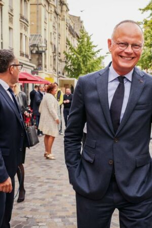 Édouard Philippe, un candidat pressé qui devra exister entre Michel Barnier et Gabriel Attal