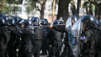 El Congreso argentino convalida el veto de Milei al aumento de las jubilaciones en medio de nuevas protestas