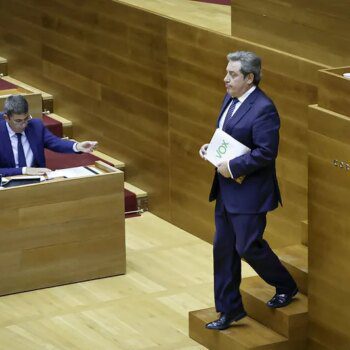 El PP de Mazón se desmarca de Vox en inmigración pero mantiene los puentes para negociar los presupuestos