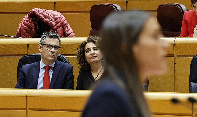 El PSOE se cierra a ceder la gestión integral de la inmigración que prometió a Junts en plena negociación de los presupuestos