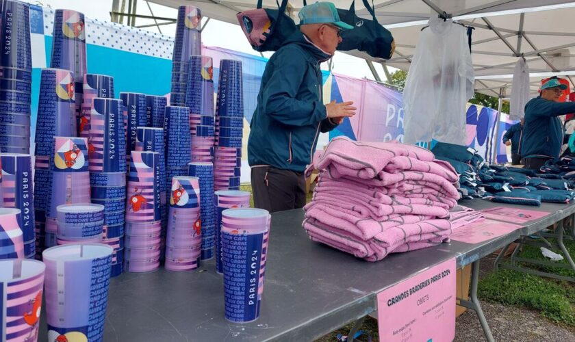 Élancourt : grosse affluence à la braderie des Jeux pour « rapporter un petit bout de JO à la maison »